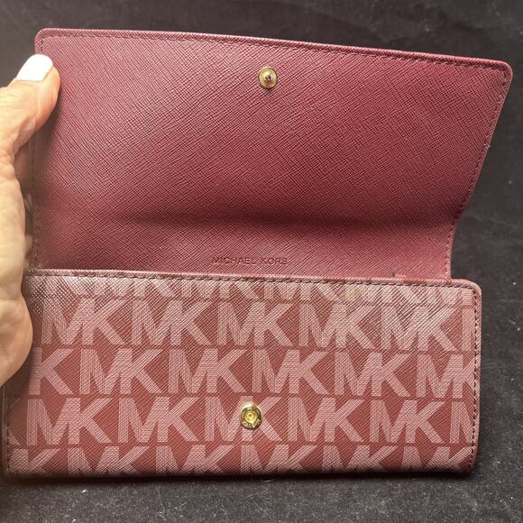 Michael Kors Jet Set Travel Large Trifold Wallet Maroon With Gold Signature - Picture 5 of 7
